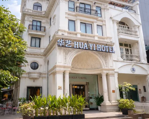 Hua Yi Hotel Phu My Hung - Korean Street Hotels near District 7