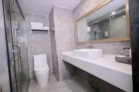 The Morfield Hotel, TianZhu Golden Valley - parcheggio