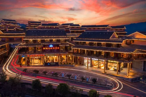 Yunqi Yue Resort Hotel (Xijiang Qianhu Miao Village West Gate Tourist Center Branch)