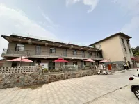 Qiluan Lan Homestay (Water Ancient City Guangyuelou) - parking