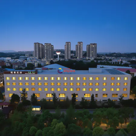 Kunming South Station Ramada Encore Hotel