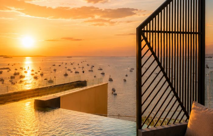 WCC Sea View Stay at The Edge Central Pattaya