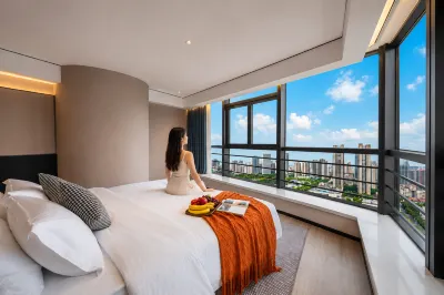 NATO.Walking in the Clouds    Hotel Hotele w: 