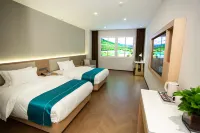 Yuetang Hotel (Korla Qingnian Road People's Square) - balcony