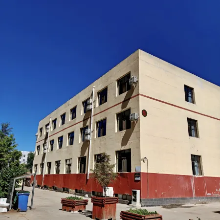 Haijie Hotel (Victoria Plaza Jining No. 2 High School)