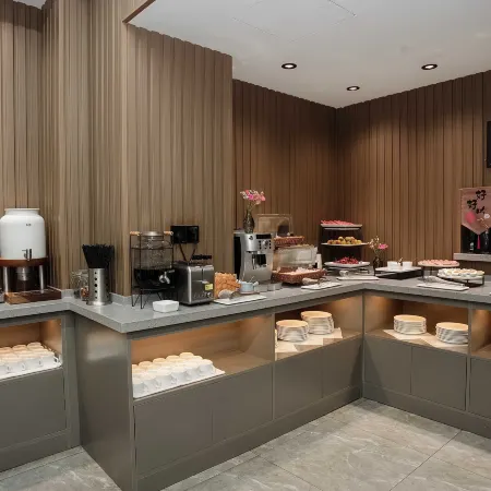 Homeinn Superior Yun Hotel (Dandong Yalu River Moon Island Anton Old Street)