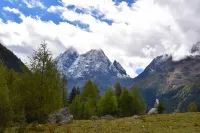 麗楓酒店（四姑娘山雙橋溝景區店） - 山景