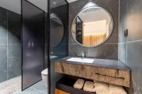 Shahe Mancheng Hotel - parking