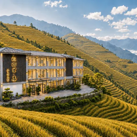 Enjoy the panoramic view of the rice fields (Longsheng Longji Terraces Branch)