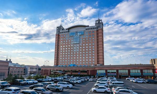 Grand Mercure Urumqi Hualing Accor (Ccmall Times Square in Hongshan Park)