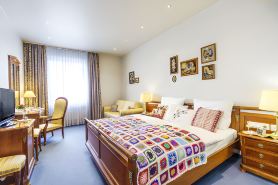 Hotel Lasthaus am Ring- Cologne City