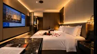 Shenyang North East Asia Hotel - parking