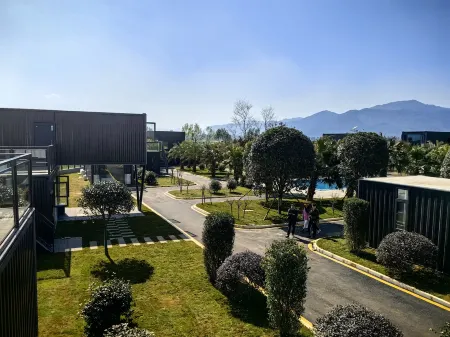 Luoping Laiye Hotel Отели рядом со станцией Luoping Railway Station