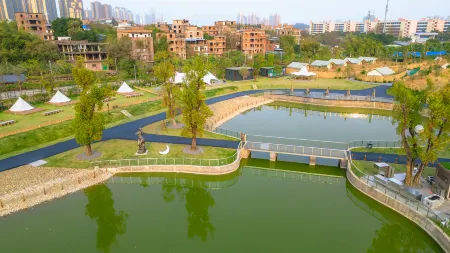 Huachien collection Отели рядом с достопримечательностью «Niuyuzui Scenic Area»