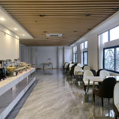 Dream Chaser Hotel