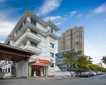 Vienna 3 Best Hotel (Binhai Renmin Road) Hoteles en Binhai