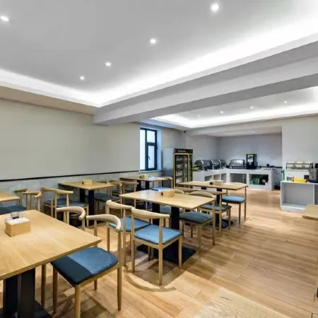 GreenTree Inn Zhixuan Hotel (Datong Ancient City High-speed Railway South Station Yingbin Bridge)