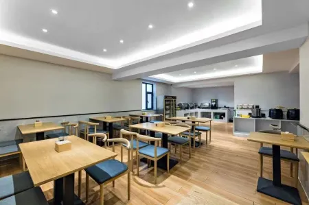 GreenTree Inn Zhixuan Hotel (Datong Ancient City High-speed Railway South Station Yingbin Bridge)