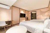 HanTing Hotel (Harbin Zhongyang Dajie Railway Station North Square) Hotels in Harbin