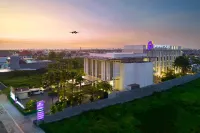 Premier Place Surabaya Airport Các khách sạn gần Makam Mbah Nyai Roro Sekardadu