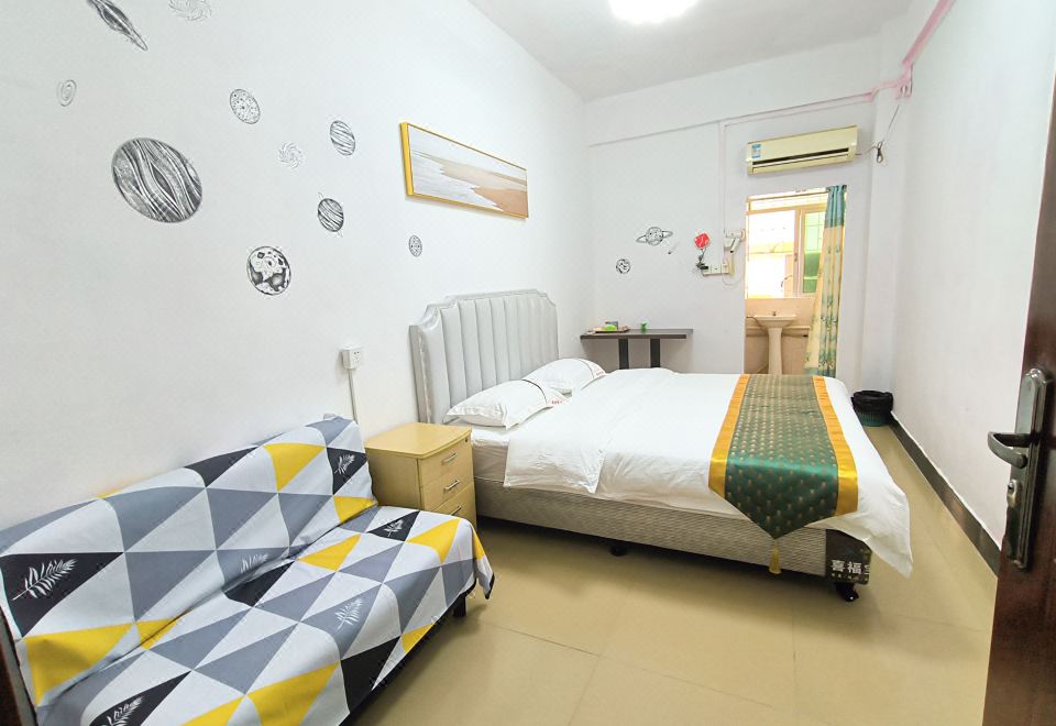 Yingbin Apartment