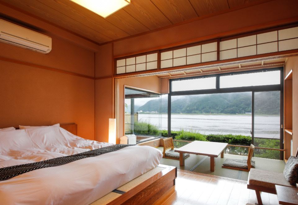 Kinosaki Maruyamagawa Onsen Ginka의 고급스러운 식사