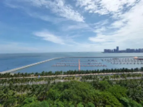 Vienna International Hotel (Haikou Binhai Avenue Xixiu beach branch)