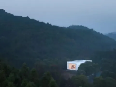 Peninsula Tree House Hoteles en Le'an