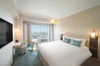Kobe Meriken Park Oriental Hotel Hotels near Kobe Port Tower