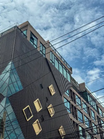 S3 Siam Bangkok Hotel Отели рядом с достопримечательностью «Wat Mai Phiren»