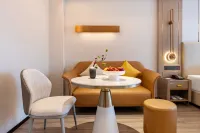 Poltton International Apartment (Foshan Gaoming Yingxin Plaza) Hotels near Alice in Wonderland Flower Sea