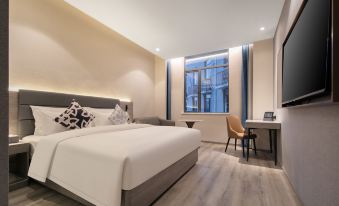 Palace Hotel (Wuhan Guanggu Financial Port Engineering University)