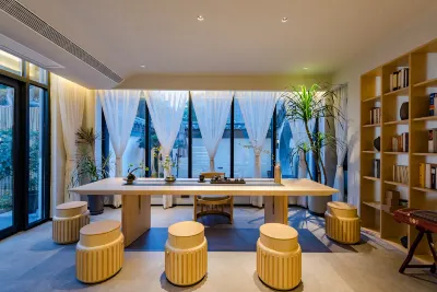 Floral Hotel·Fanshu Smart Hotel(Heluo Ancient City Yangwan Subway Station) Hotels in Chanhe Hui District