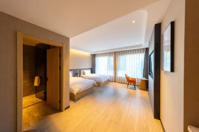 Lakeside Houyuan Hotel (Zhangye West Railway Station Lushuiwan Ecological Scenic Area) Hotels in Zhangye