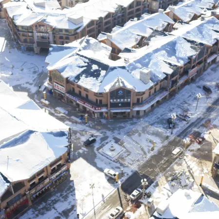 Home Inn Yihe Hotel (Changbai Mountain West Scenic Area Distribution Center Store