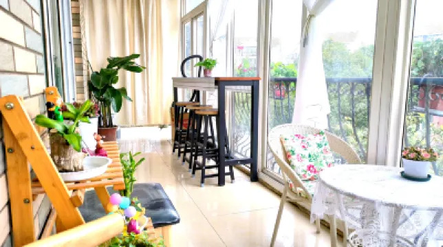 Xiaodou Space Capsule Youth Hostel (Kunming Dianchi Haitang Dam Branch) Hotels in Dianchi Lake Scenic Area/ Sunac World