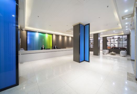 예스테 예스투어 호텔 로비