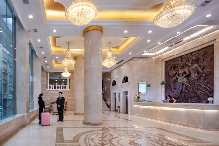 Vienna Hotel (Jishou Railway Station) Отели в г. Цзишоу