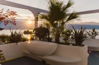 Ask the Sea View · Cloud Mirage | Afternoon Tea | 270° Seaview Garden B&B (Erhai Lake, Dali) Hotels in Small Putuo Scenic Area of Wase Town