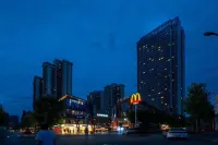 Enzo Light Luxury Apartment Hotel (Chengdu Wangfujing Lijiatuo Subway Station) - 3 tähden