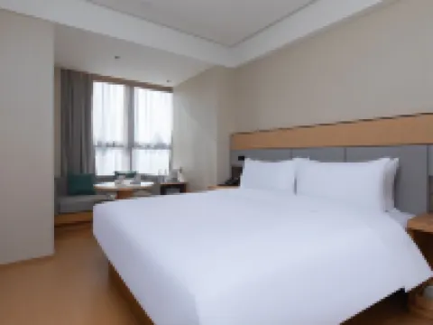 JI Hotel (Zhumadian West Railway Station) Hotels in Zhumadian
