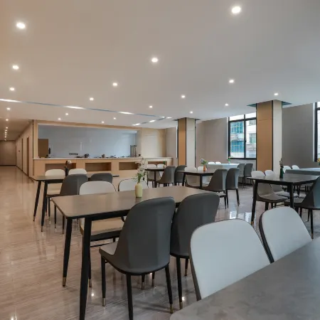 Kaisite Hotel (Nayong County Wanxiang Mall Shopping Center Store)