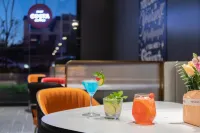 โรงแรมไอบิส คุนหมิง สนามบินนานาชาติฉางสุ่ย - ที่มีบาร์