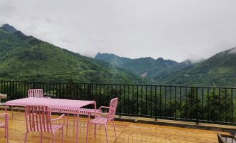 Huaying Yeshenggu Farm Stay