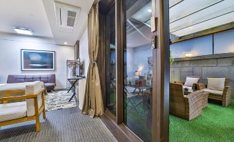 JS Boutique Hotel