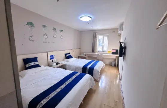 晨凝酒店（包頭火車東站店）