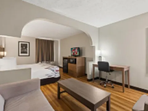 レッド ルーフ イン & スイーツ ニューナン ニューナンのホテル