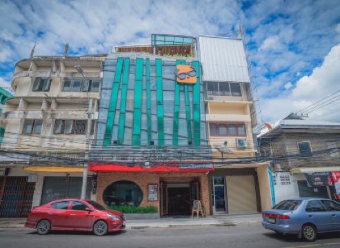 เออเบิร์น แบมบู