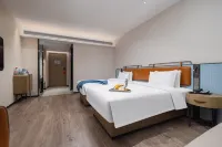 Echarm Hotel (Nanchangxizhan North Square Shengfuyou)