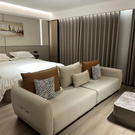 Yanchi Hotel